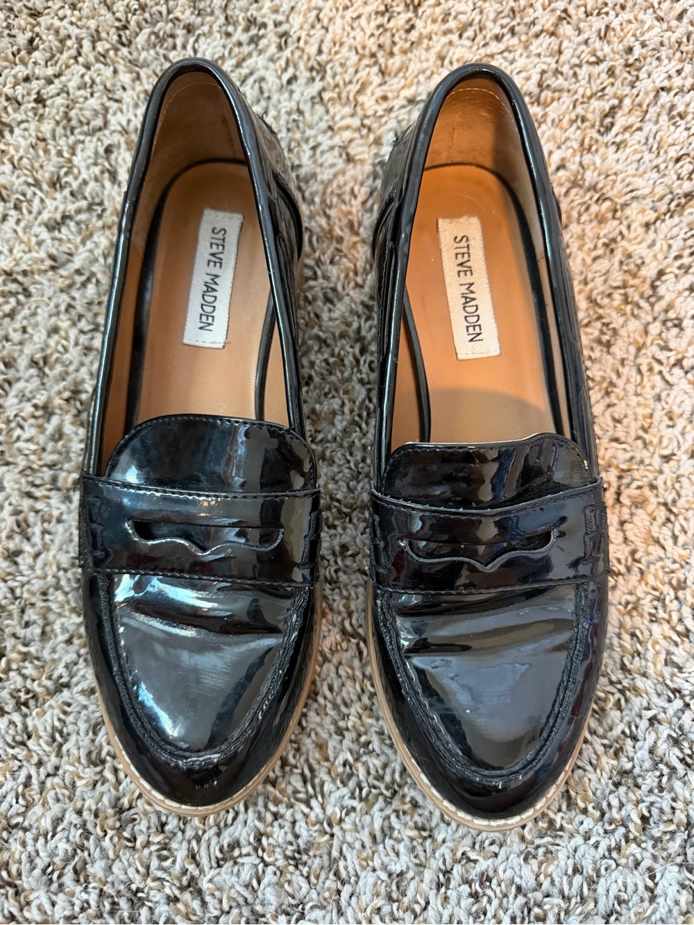 ⚡️Steve Madden Black Patent Penny Loafers